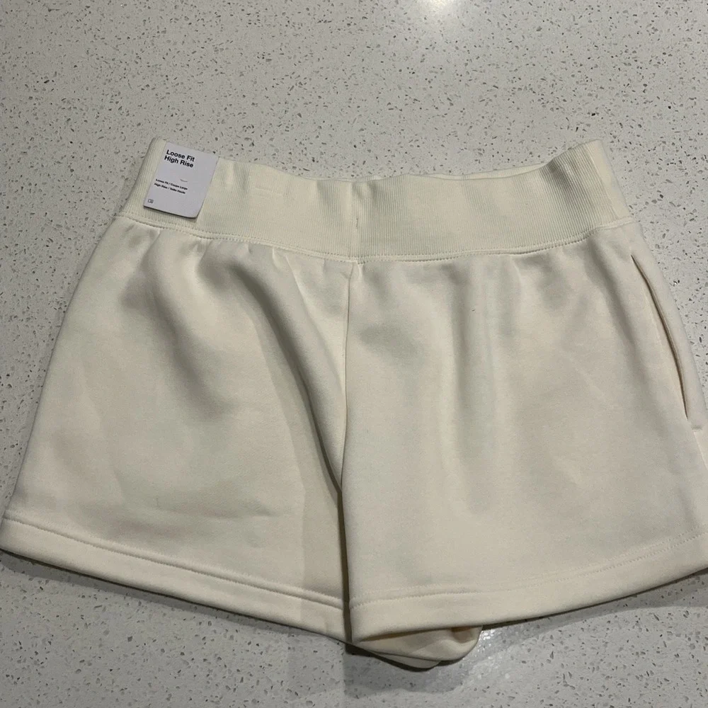 Nike Spring Heritage Fleece Shorts Women's Sz L Tennis‎ HQ0364-110 NWT